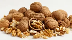 Gooi walnootschalen niet weg: dit ‘afval’ kan veel huishoudelijke problemen oplossen