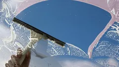 Ramen schoonmaken in de zon? Dit is waarom je beter voor schaduw of bewolking kiest